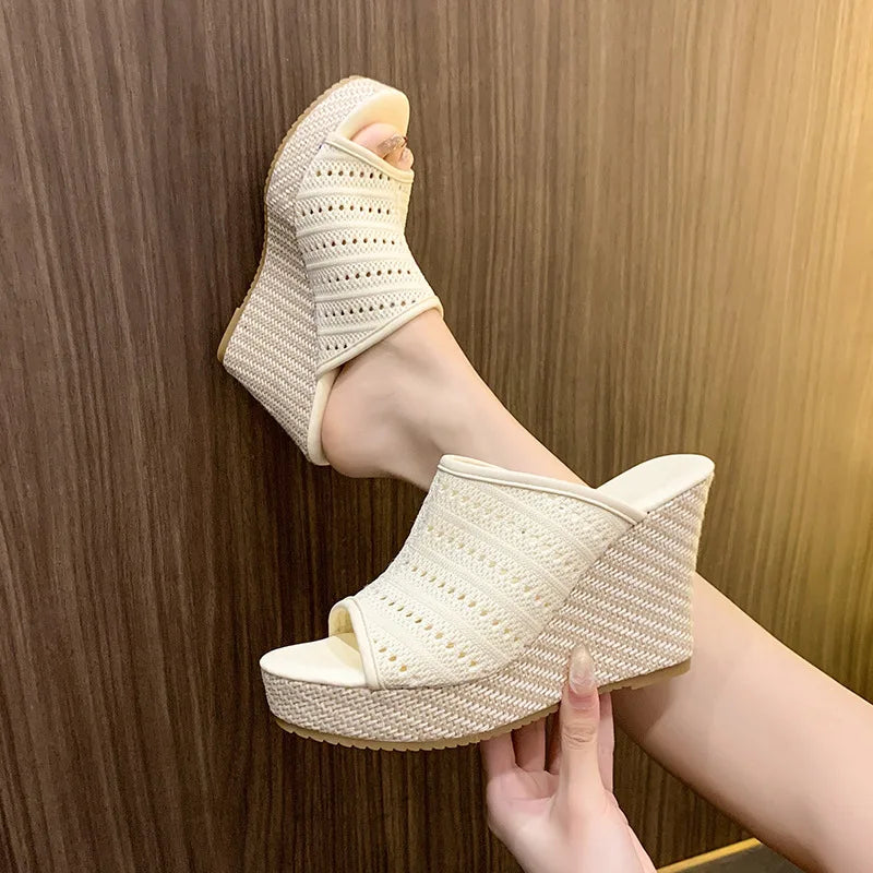 Thick-soled Wedge