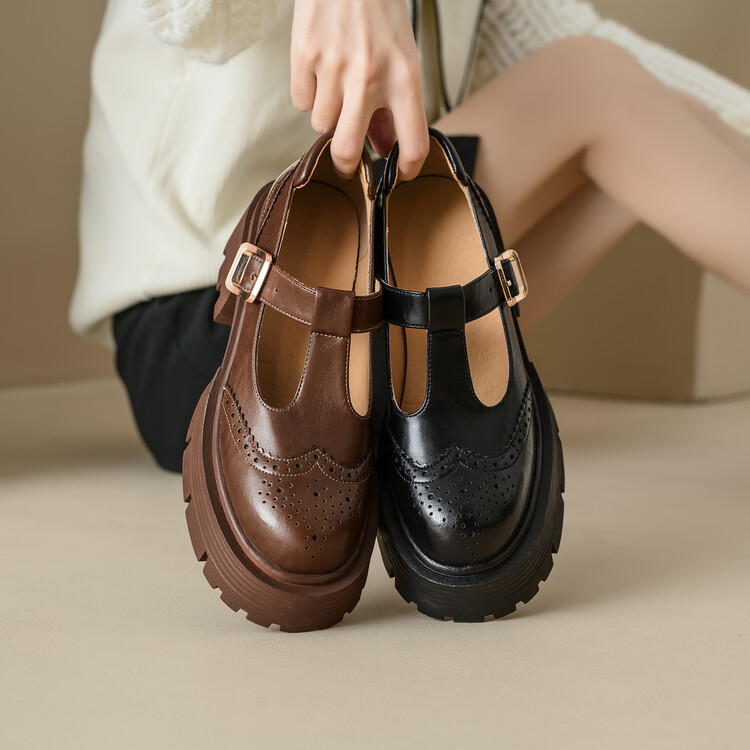 Round Toe Retro Sandals